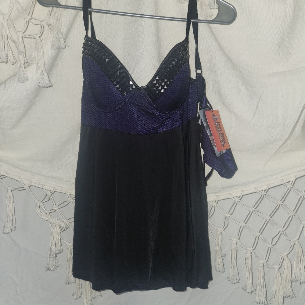 #16...   Red Door Women's Black & Blue Sleeveless Buister Top Large
